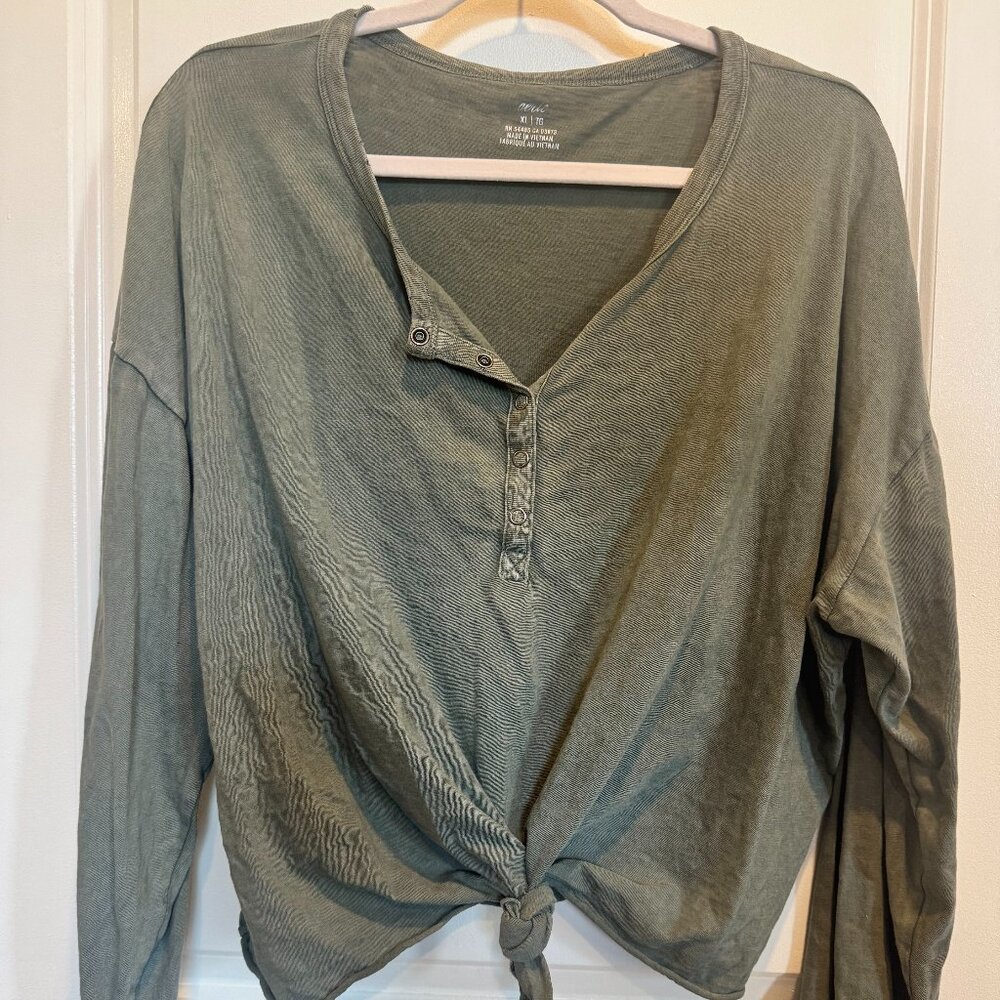 🫶 Aerie Tie-Front Long Sleeve Top – Size XL